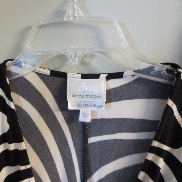 3 Maternity Dresses size Small/Medium - Picture 4 of 5